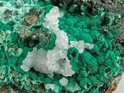 Malachite, Calcite - image 3