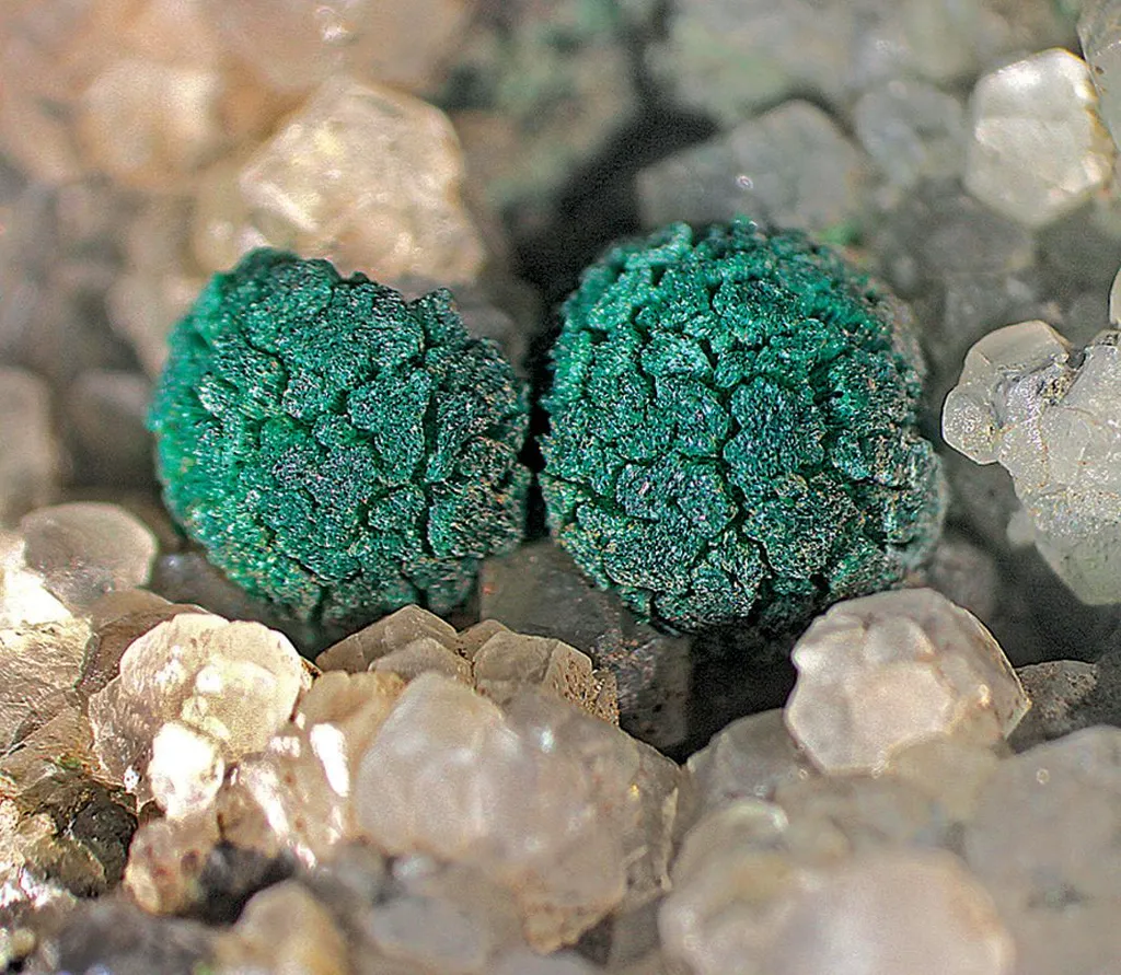 Malachite, Calcite image
