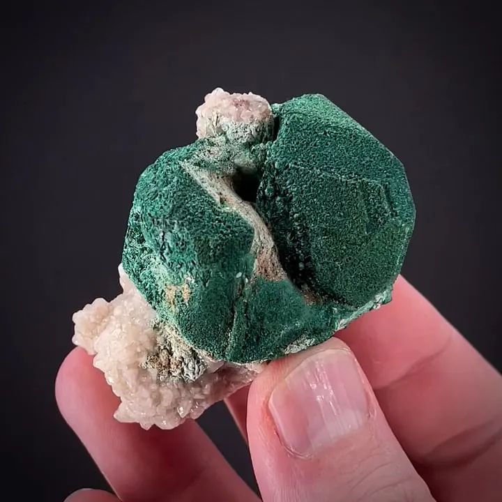 Malachite coating Cuprite image