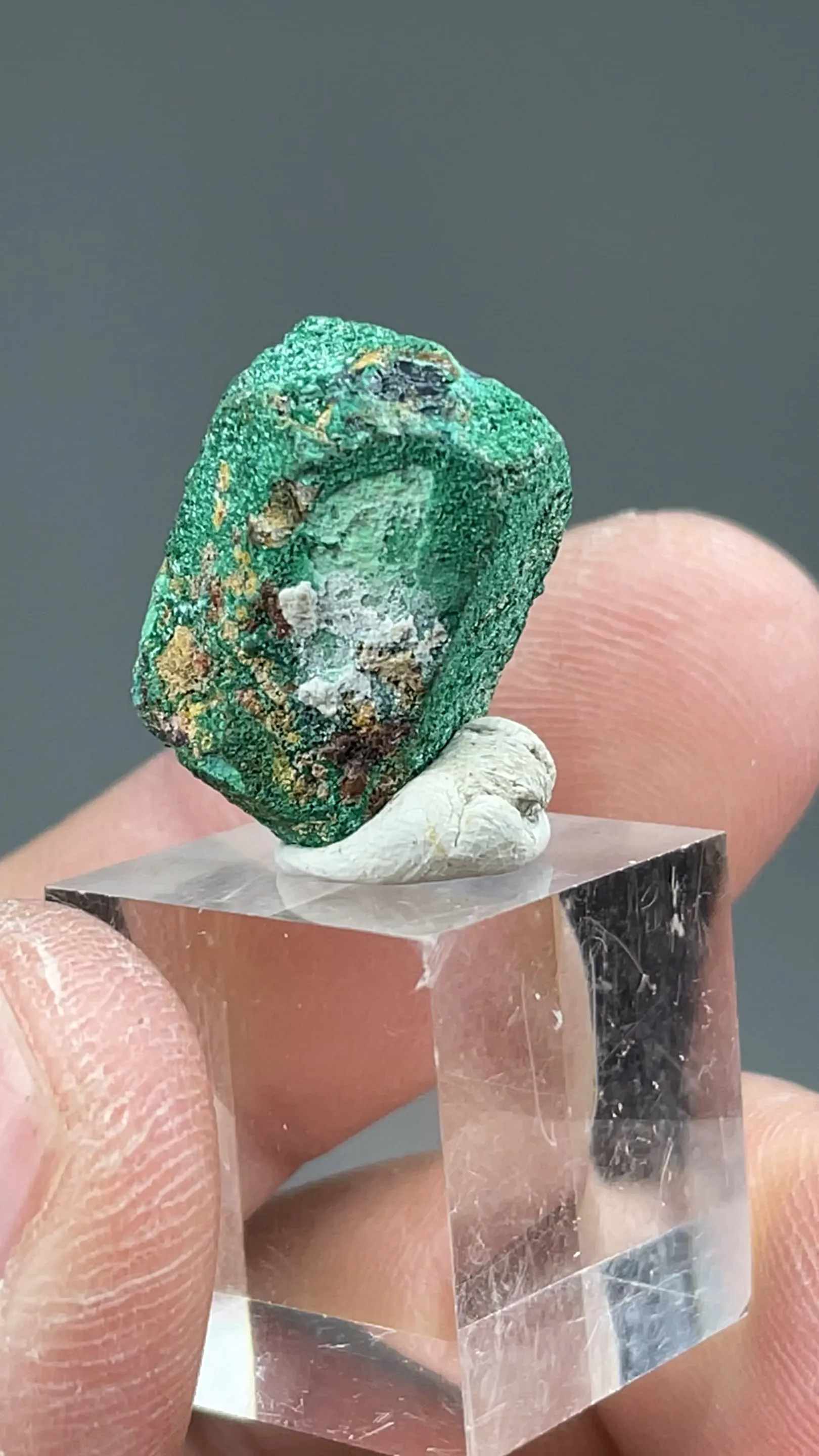 Malachite on Cuprite - image 2