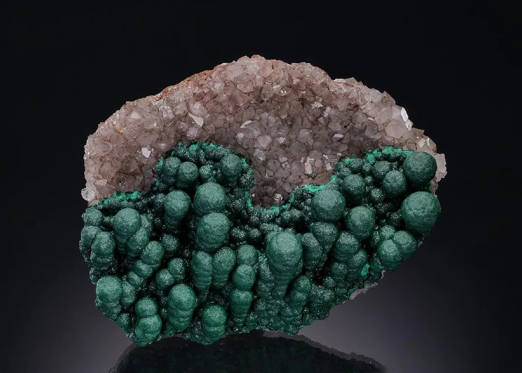 Malachite on Quartz image