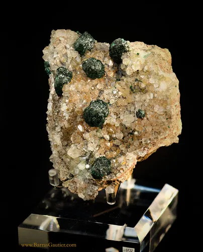 Malachite on Quartz - image 2