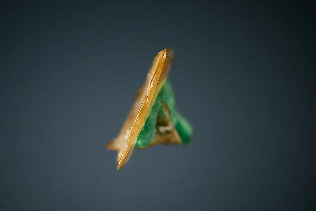 Malachite on Wulfenite - image 4
