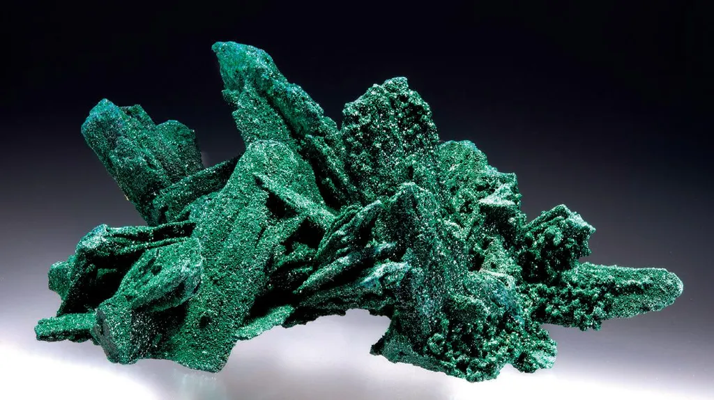 Malachite pseudomorph after Barite image
