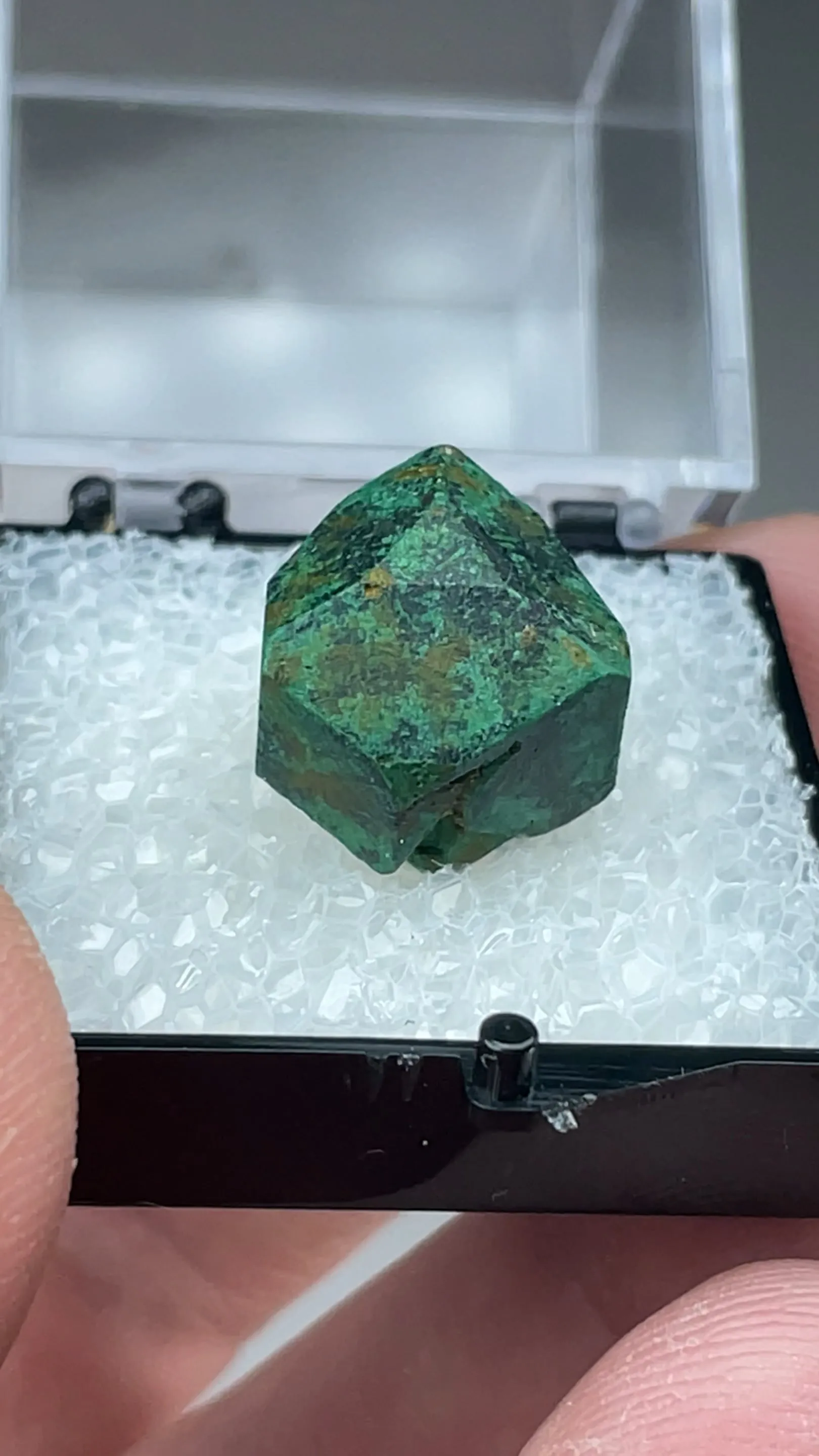 Malachite replacing Cuprite - image 2
