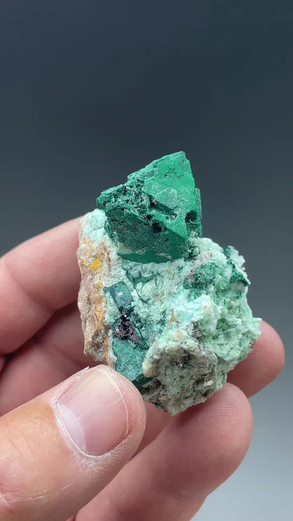Malachite replacing Cuprite - image 2