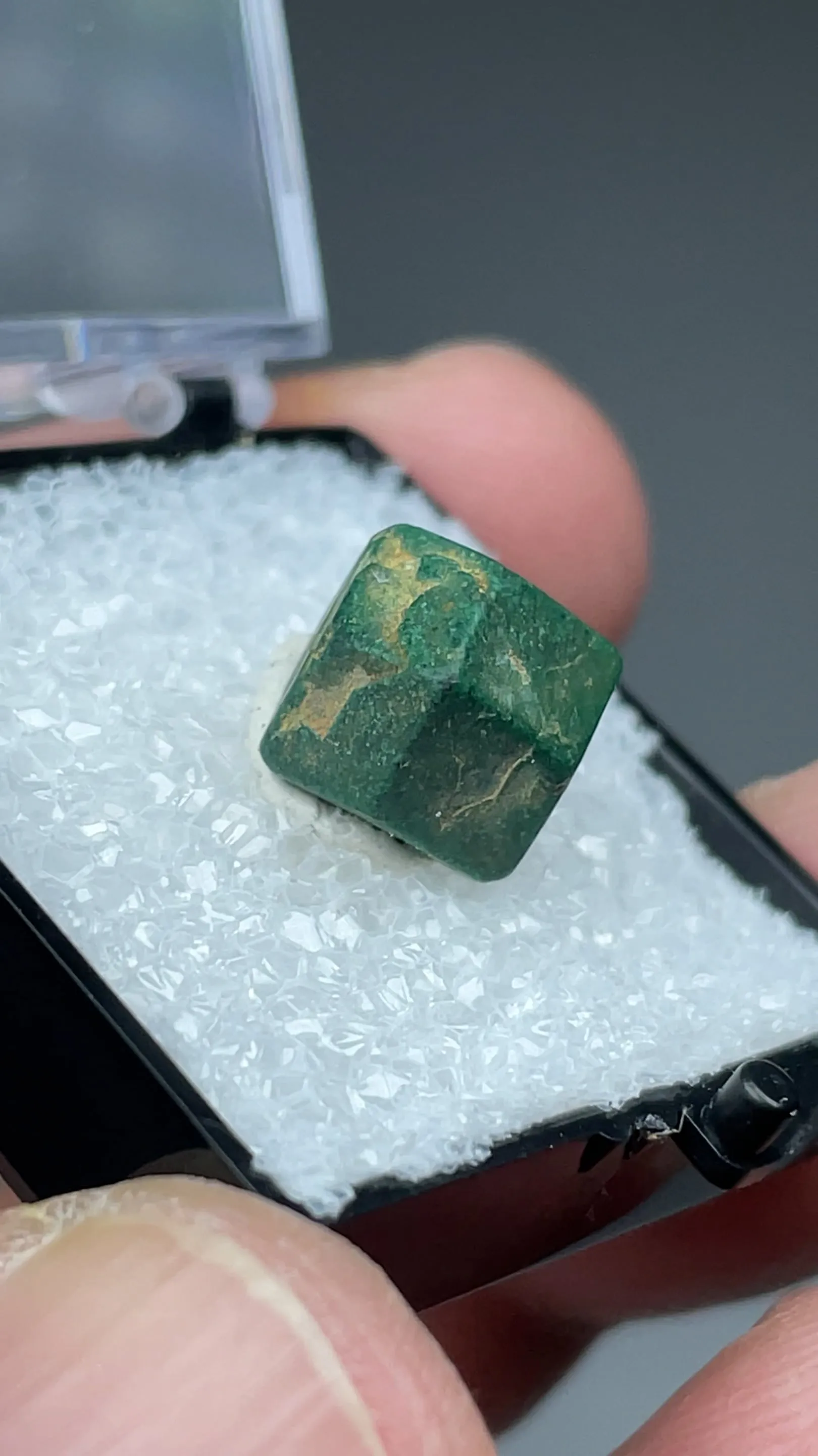 Malachite replacing Cuprite - image 2