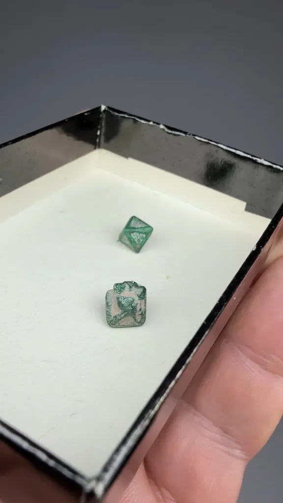 Malachite replacing Cuprite - image 2