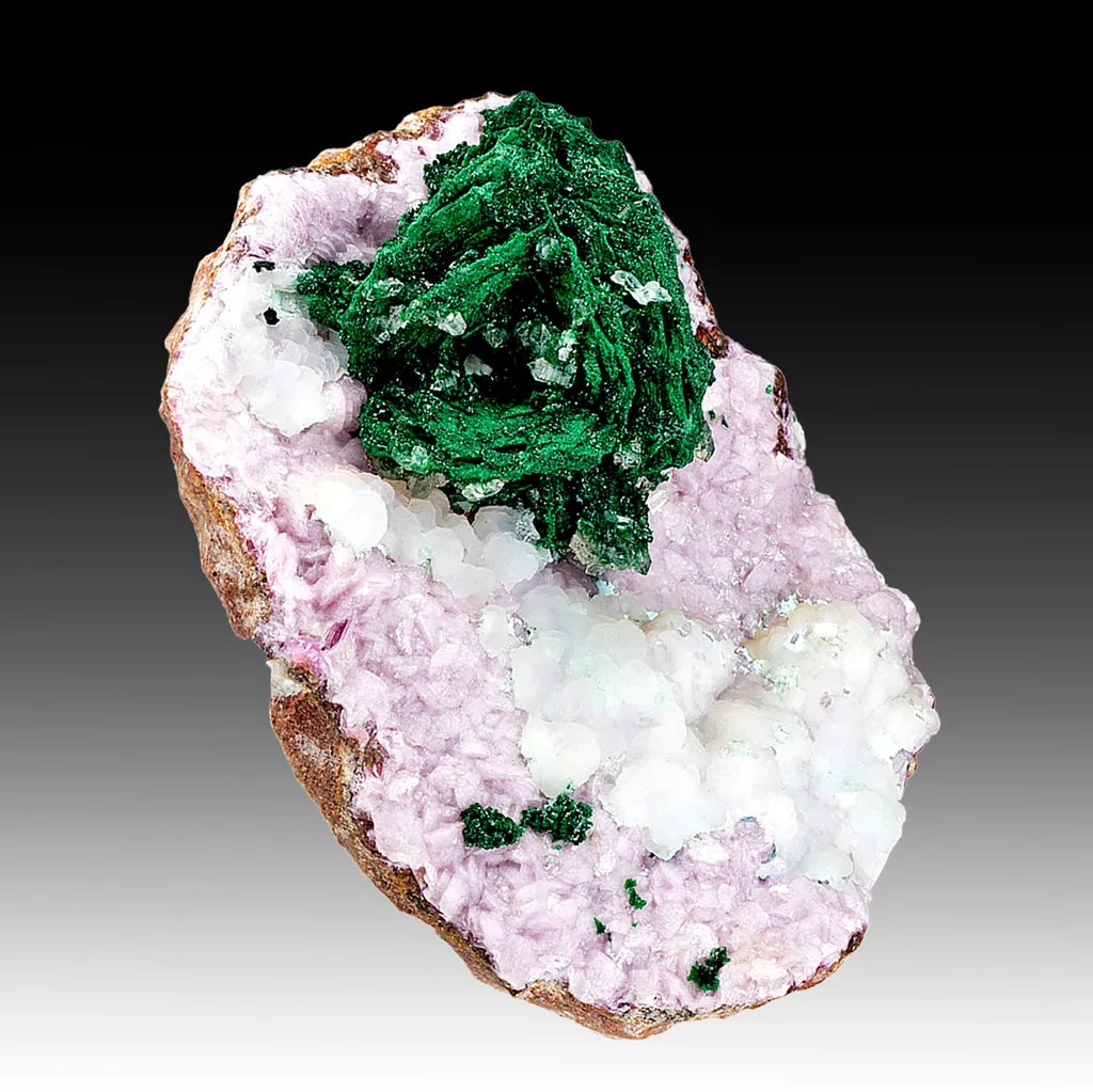 Malachite with Calcite image