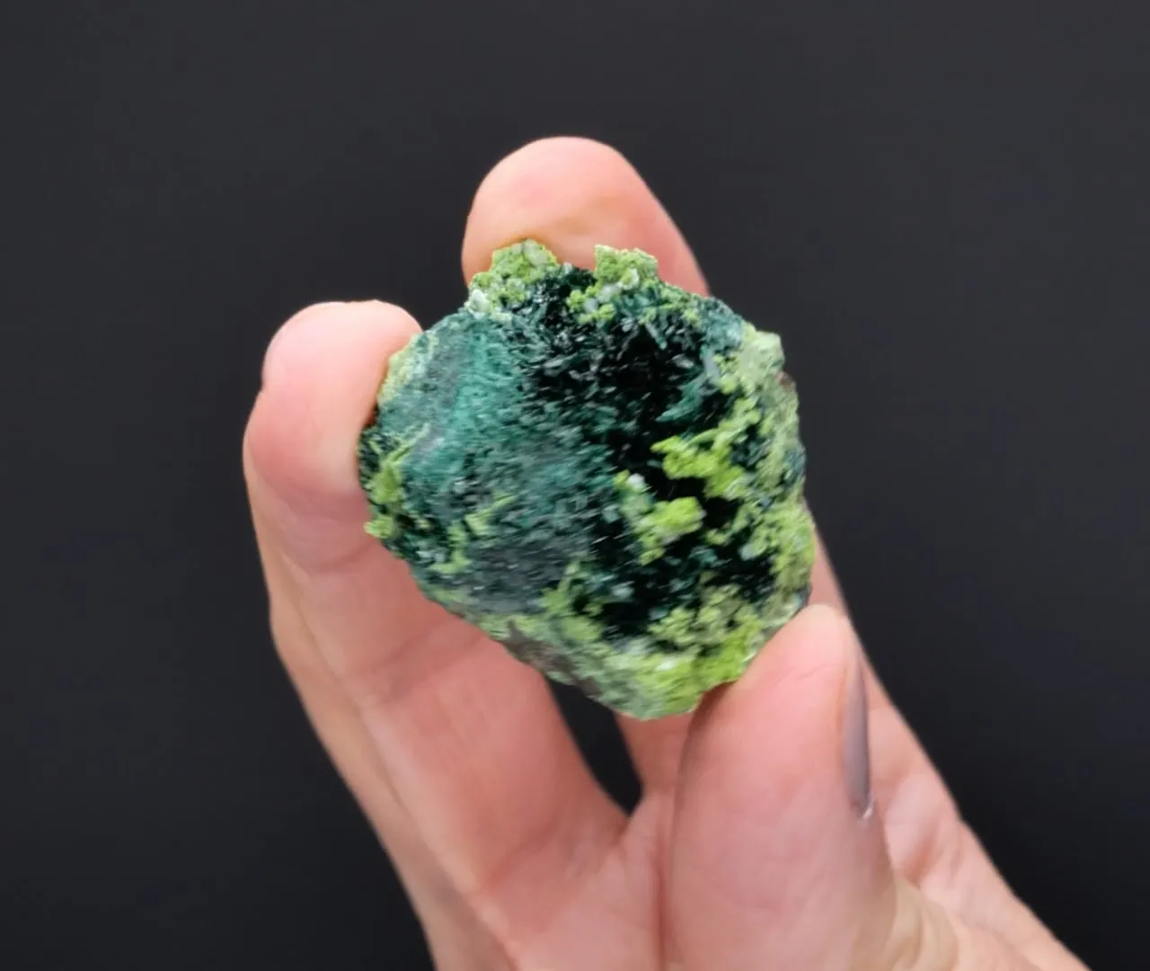 Malachite with Duftite - image 2