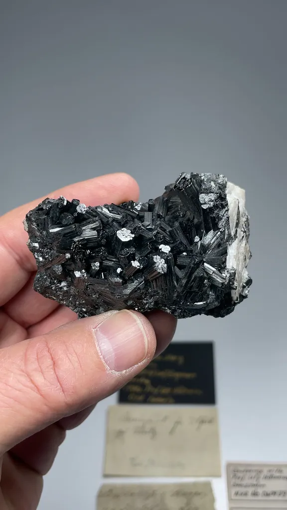 Manganite - image 2