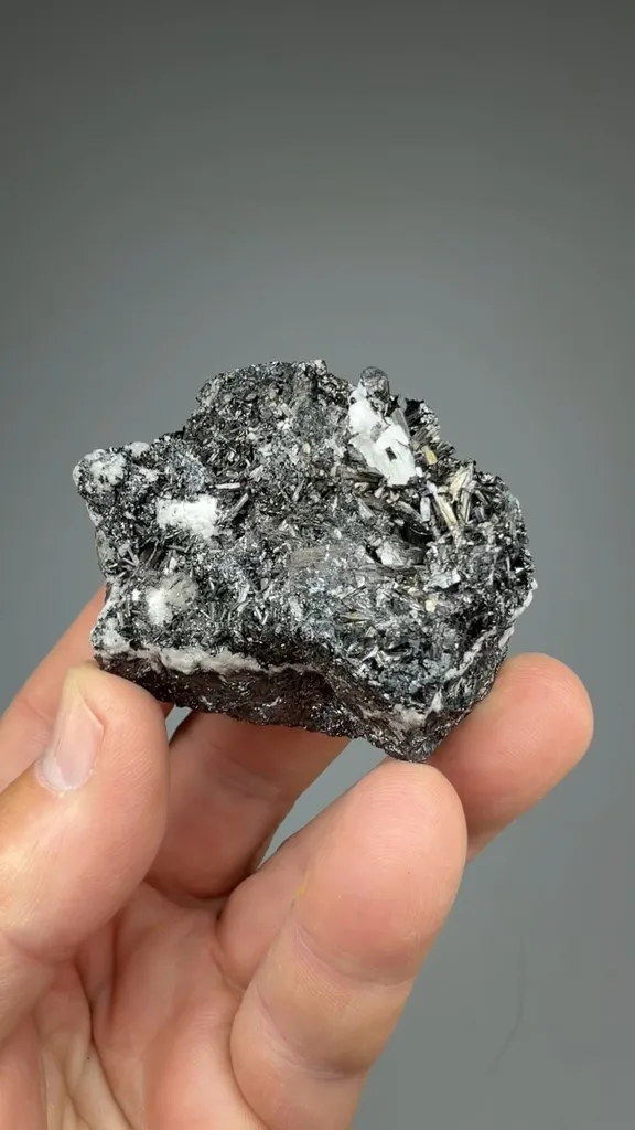 Manganite - image 2