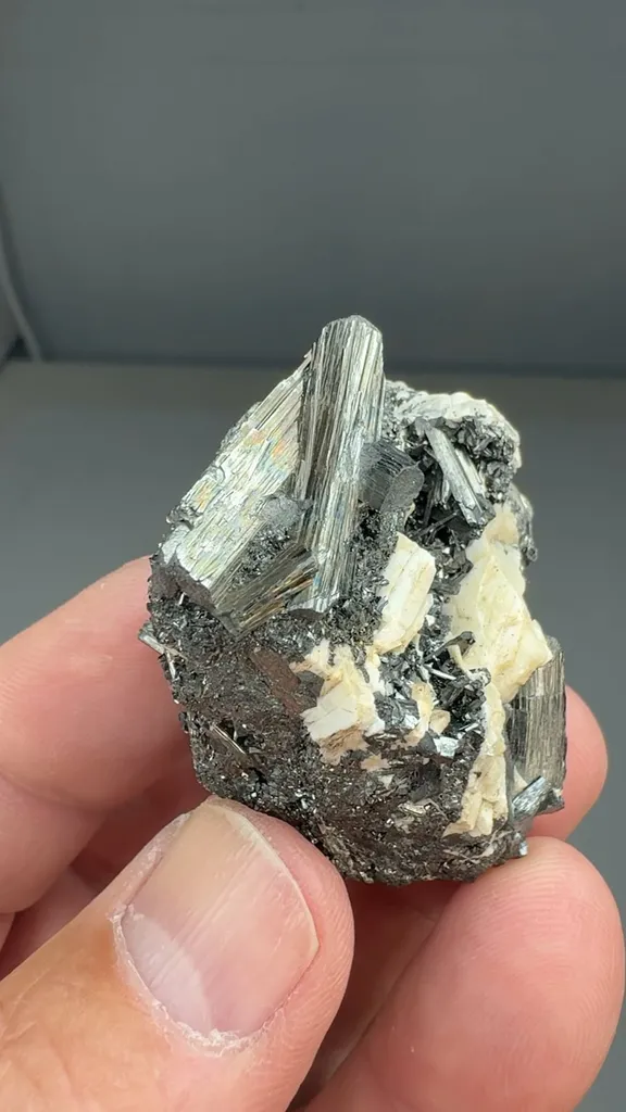 Manganite - image 2