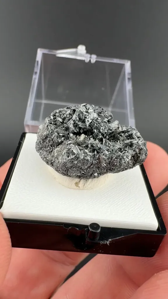 Manganite - image 2