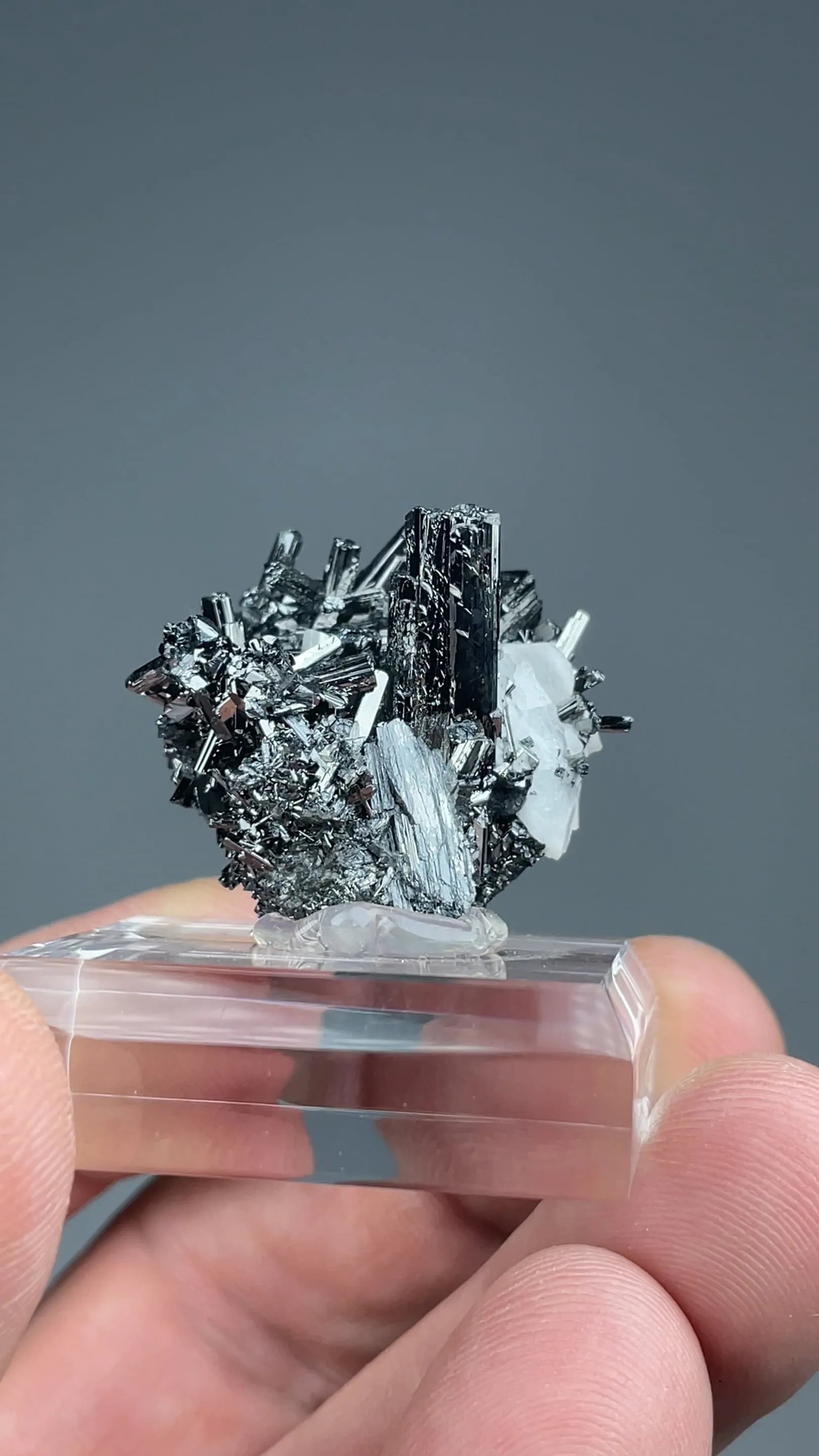 Manganite - image 2