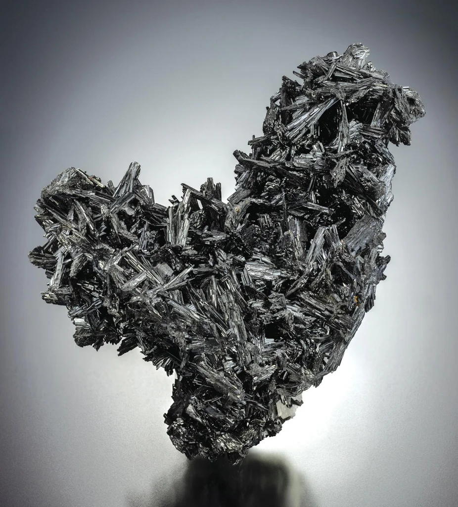 Manganite from Montréal-Est, Québec, Canada image