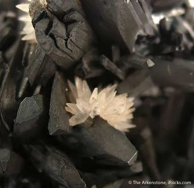 Manganite With Calcite - image 4