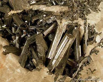 Manganite With Calcite - image 2