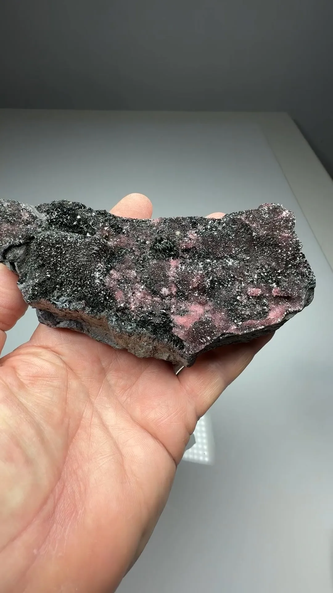 Manganite with Rhodochrosite - image 2