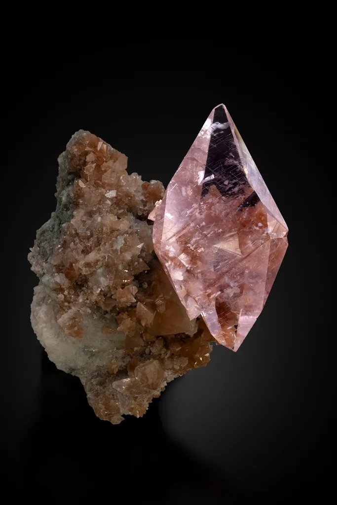 Manganoan Calcite image