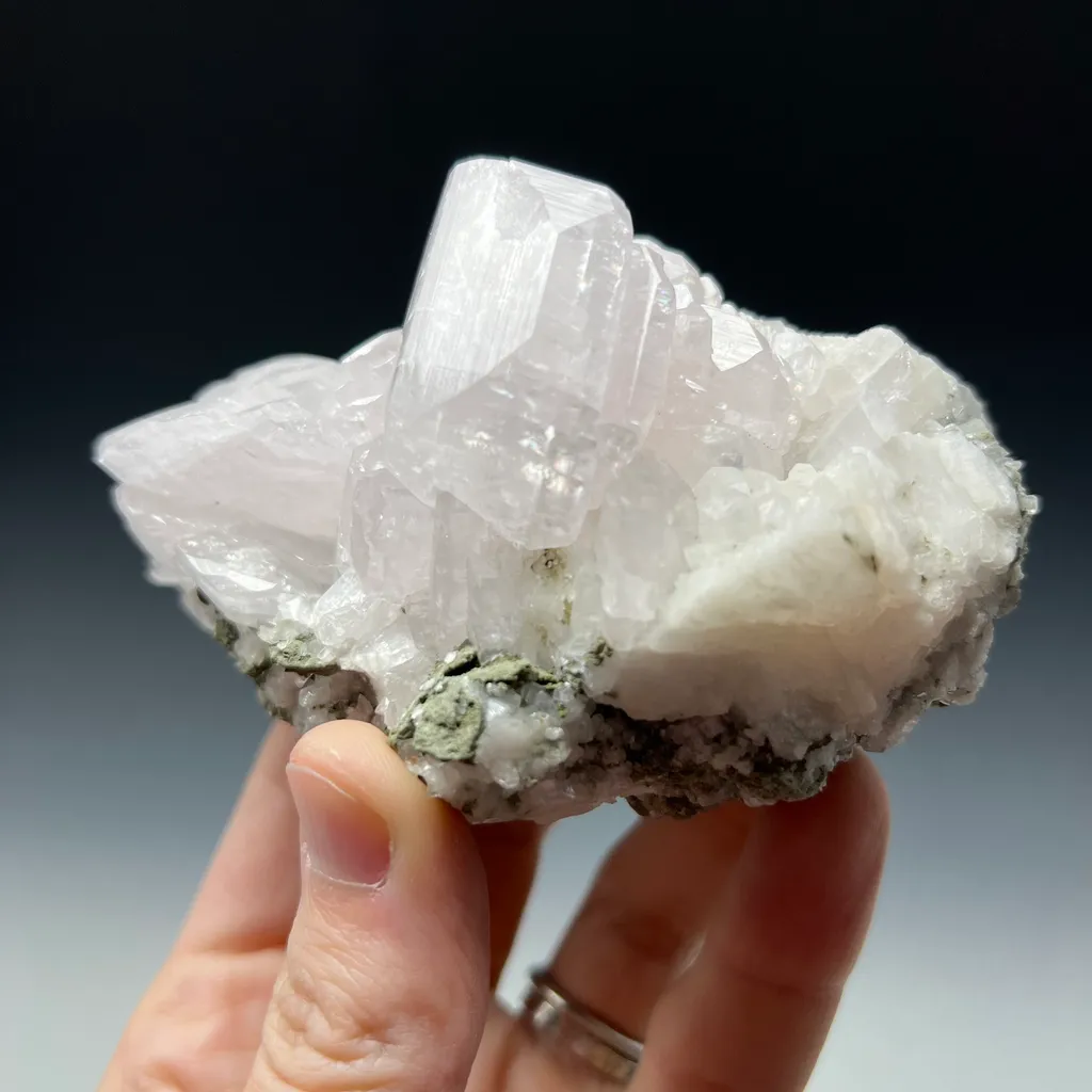 Manganoan Calcite image