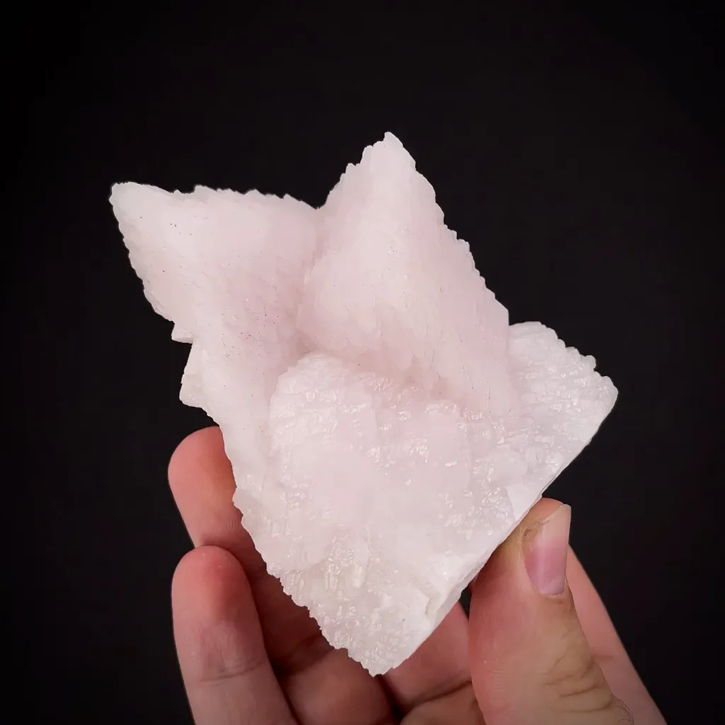 Manganoan Calcite image