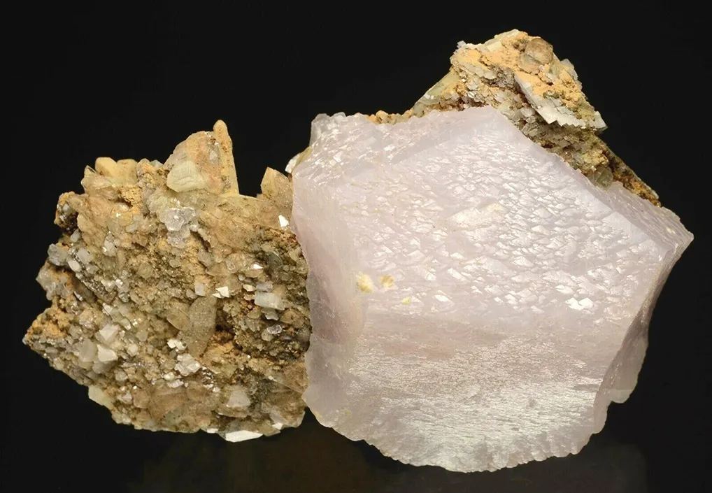 manganoan Calcite image