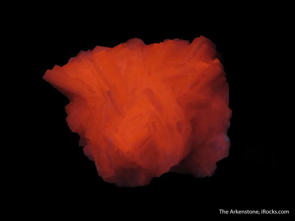 Manganoan Calcite (fluorescent) - image 6