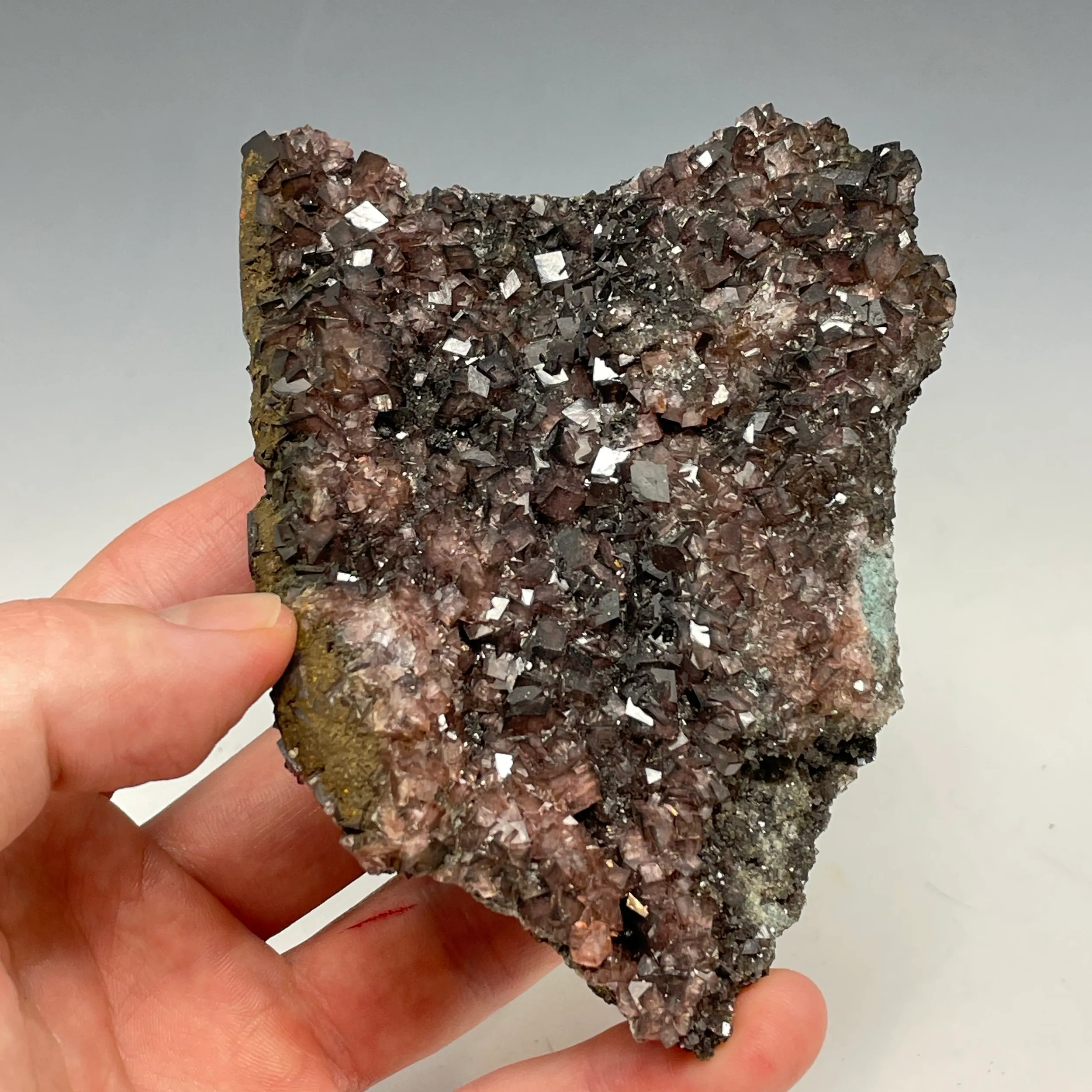 Manganoan Smithsonite on Sulfides - image 1