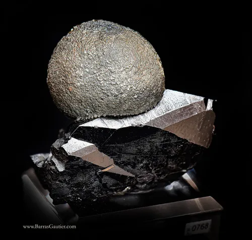 Marcasite on Ferberite - image 2