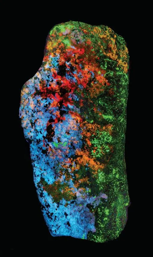 Margarosanite, Axinite-(Mn), Clinohedrite, Willemite image
