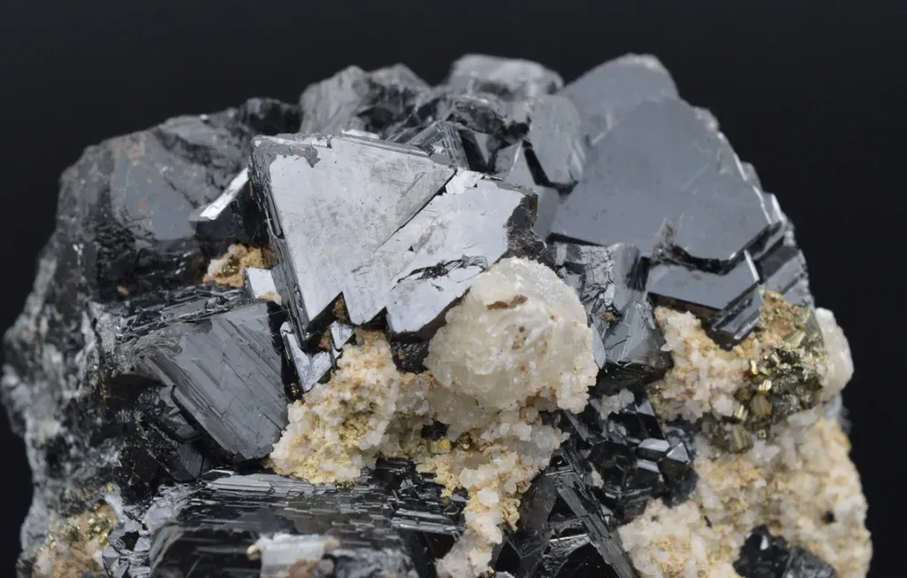 Marmatite pyrite quartz - 300 grams - Santa Eulalia, Mun. from Aquiles Serdan, Chihuahua, Mexico - image 2