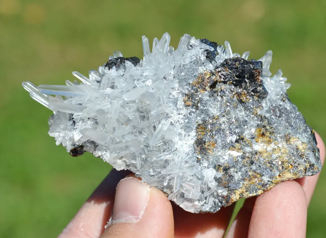 Marmatite & Quartz 204 grams - Huanzala Mine, Huanzala, Huallanca District, Ancash, Peru - image 6