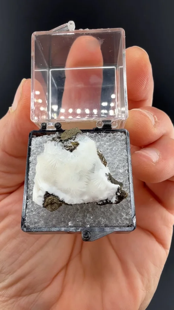 Mesolite image