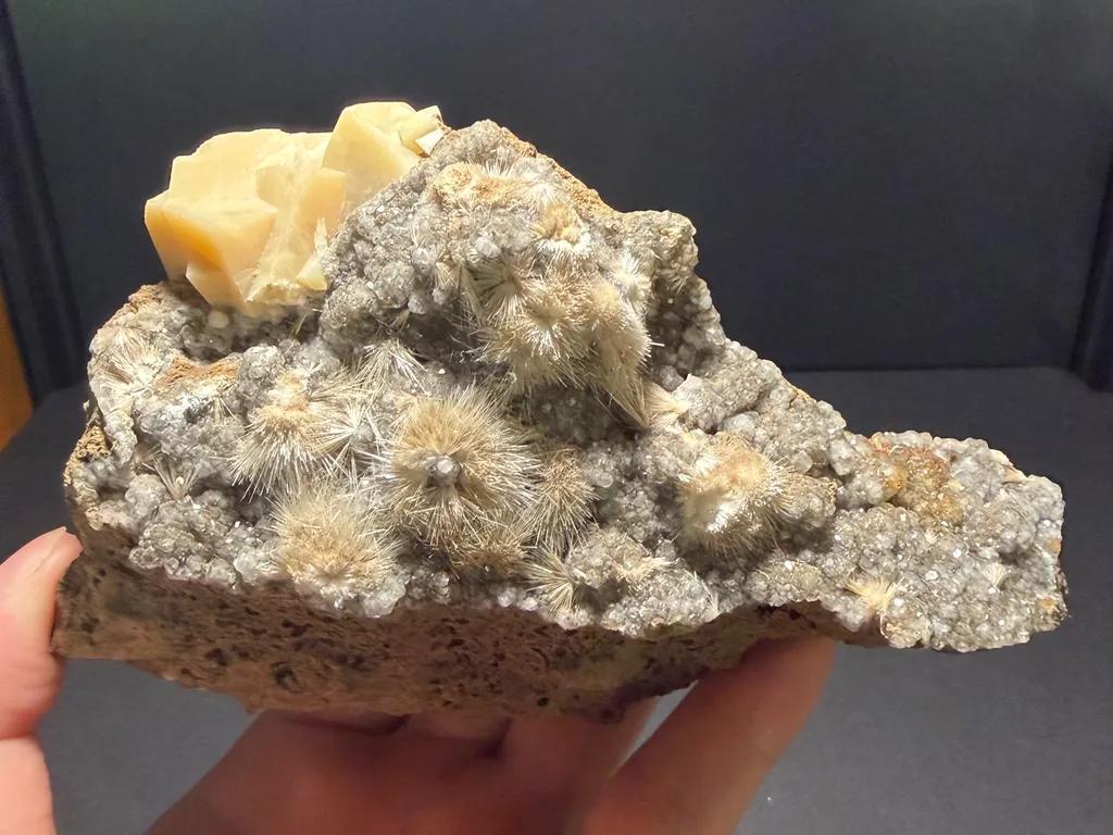 Mesolite image