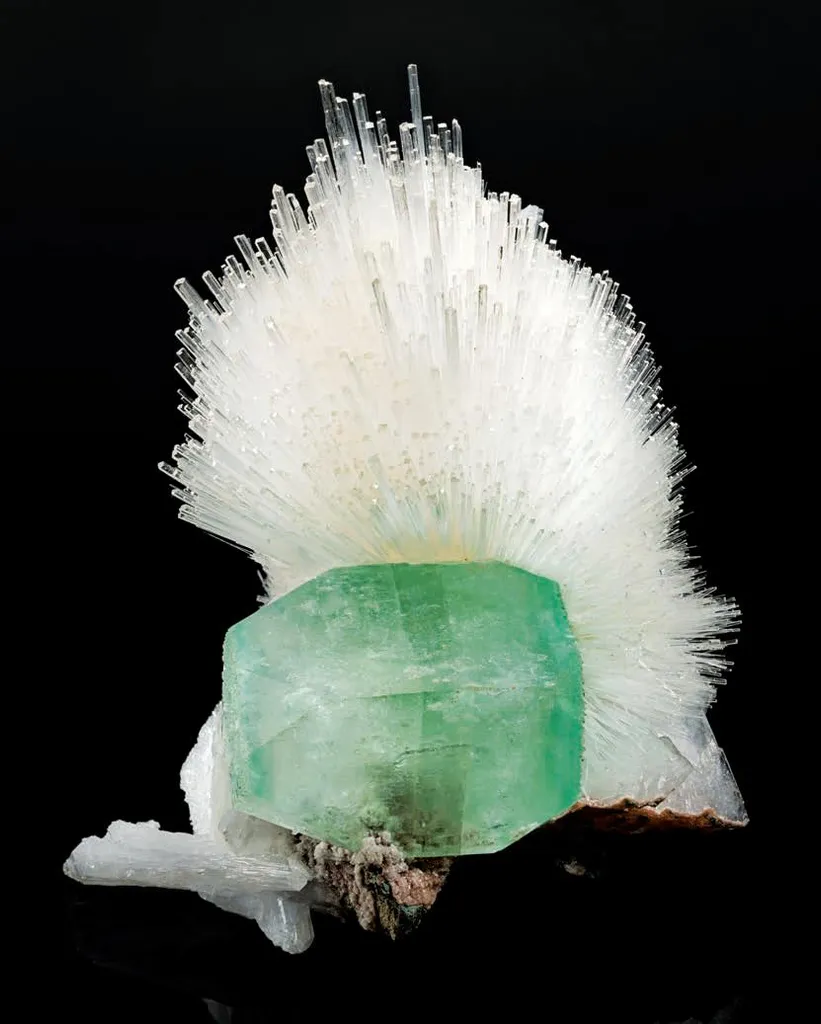Mesolite, Apophyllite, Stilbite image