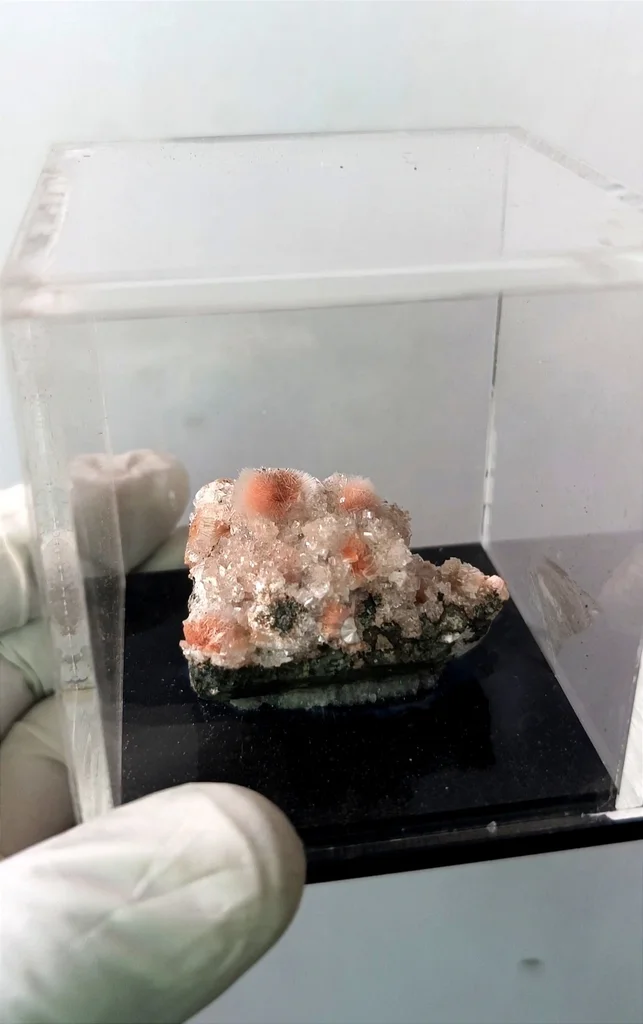 Mesolite from Deshgaon, Madhya Pradesh, India image