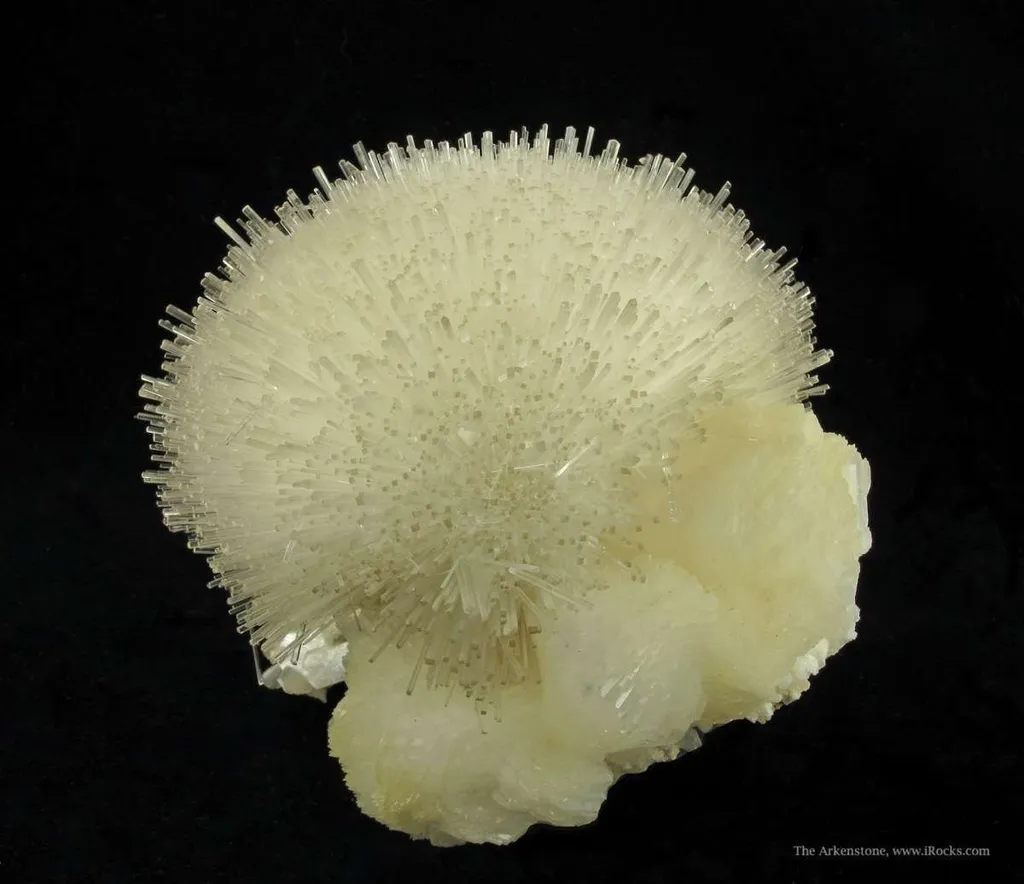 Mesolite on Stilbite - image 3