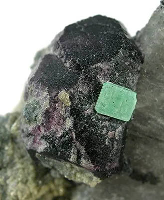 Metazeunerite, Quartz - image 2