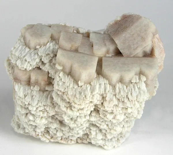 Microcline, Albite (Var: Cleavelandite) image