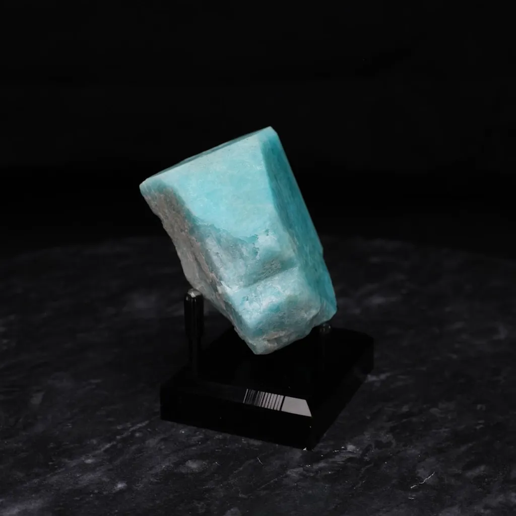 Microcline v. Amazonite - image 2