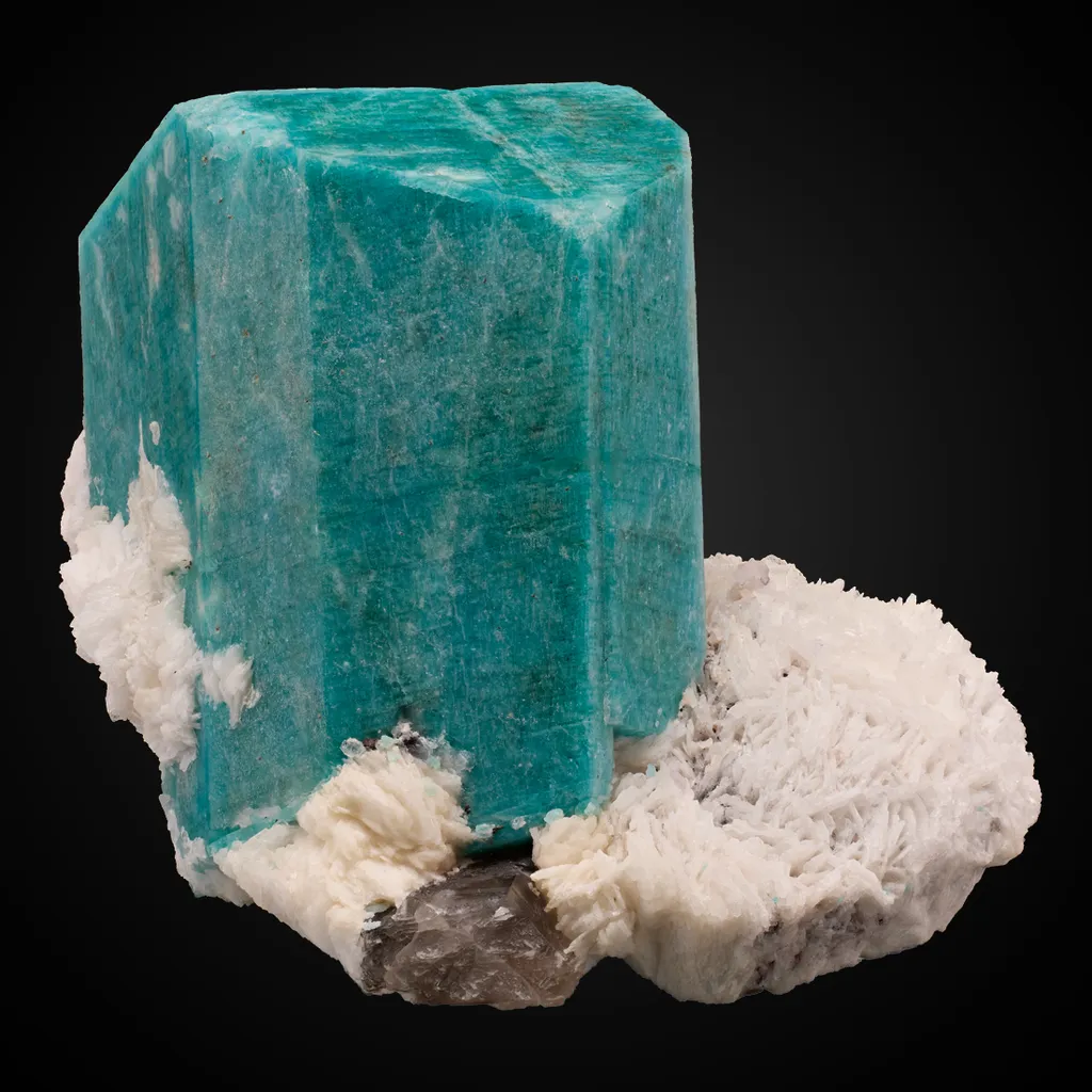 Microcline v. Amazonite image
