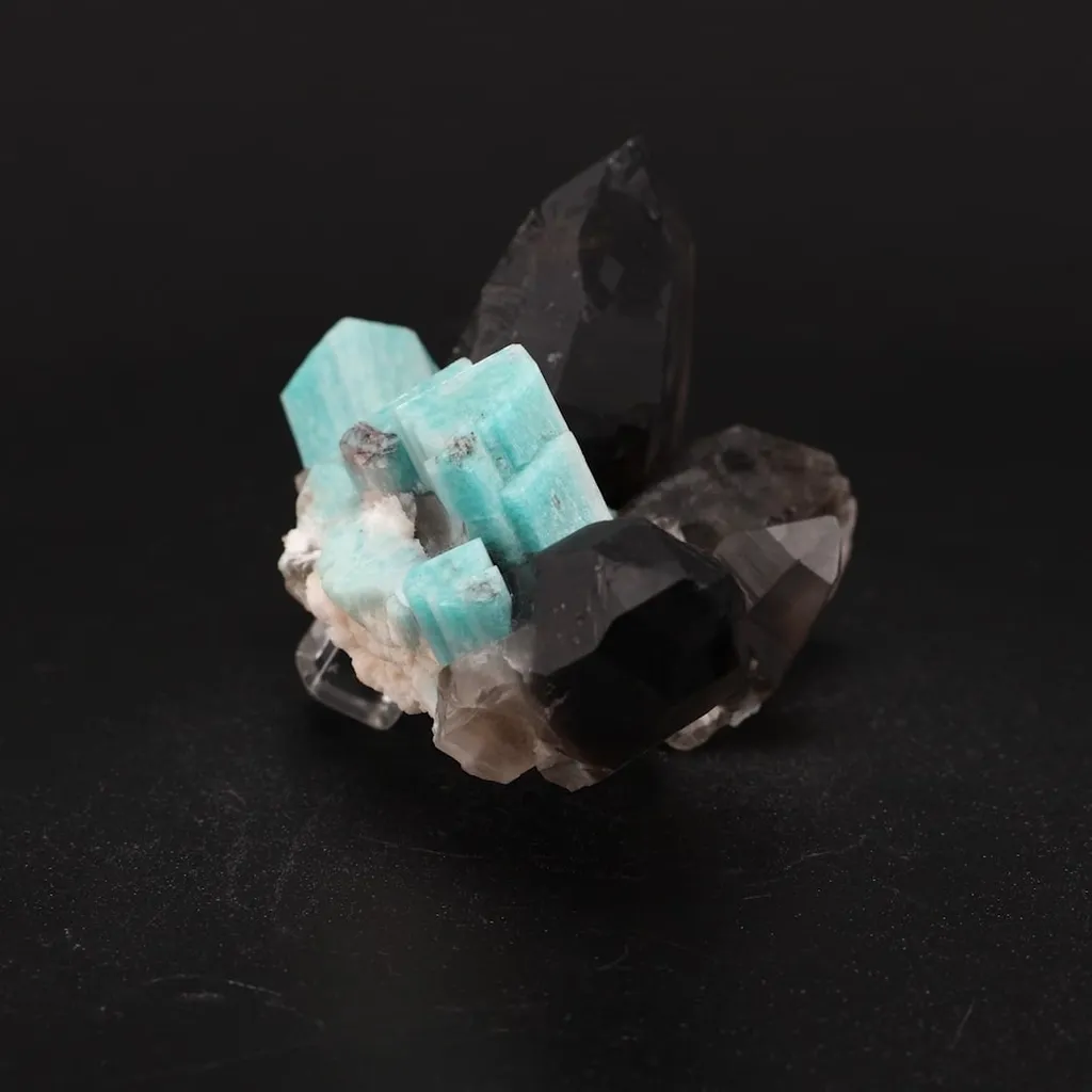 Microcline v. Amazonite Quartz v. Smoky - image 2