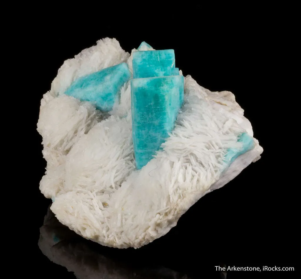 Microcline var. Amazonite with Albite var. Cleavelandite - image 3