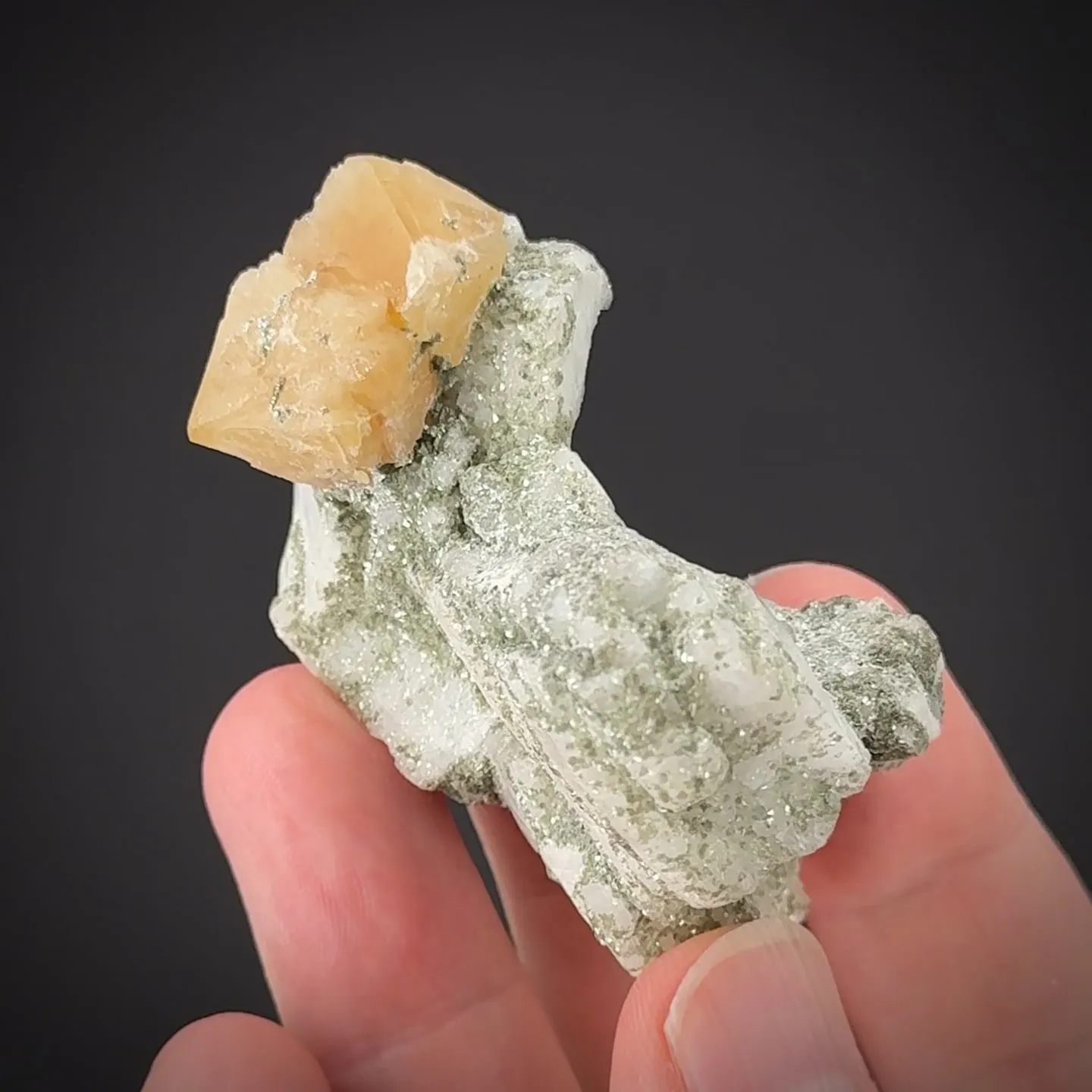 Microlite species on Albite - image 2