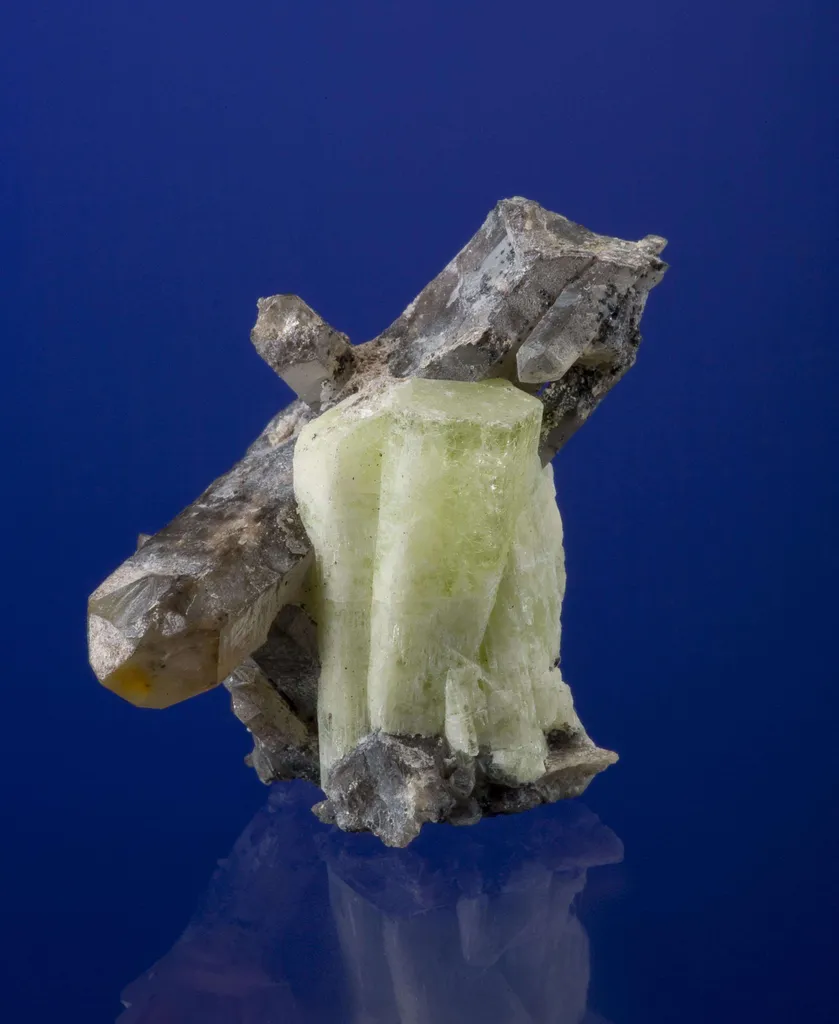 Milarite on Quartz image