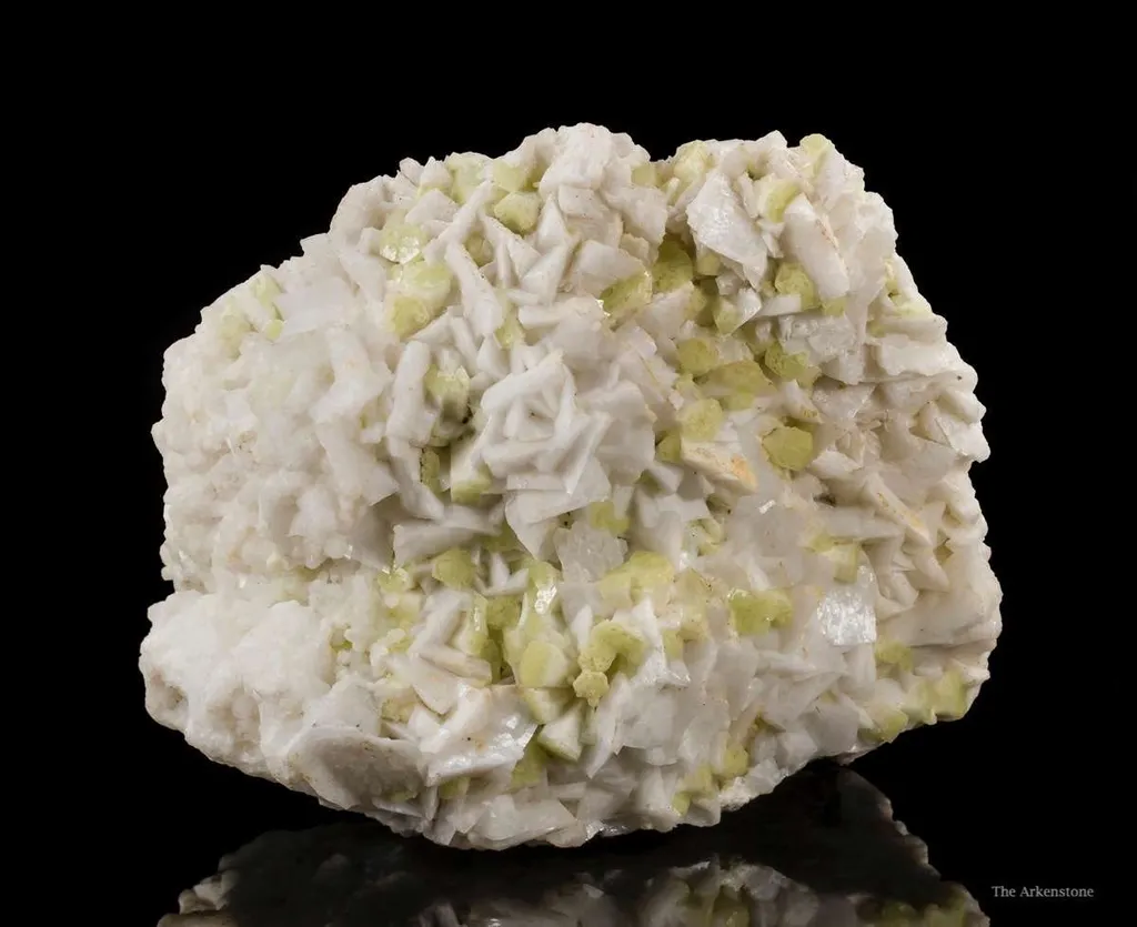 Milarite With Valencianite image
