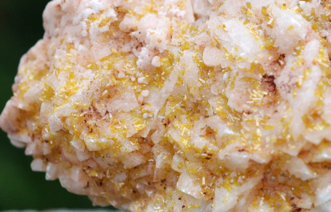 Mimetite & Calcite - 465 grams - Potosí Mine, Santa Eulalia Mining District, Chihuahua, Mexico - image 4