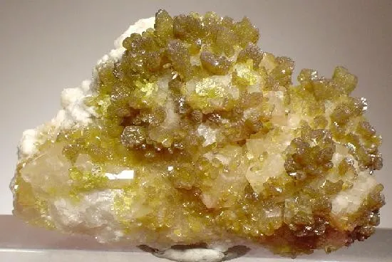 Mimetite, Calcite image