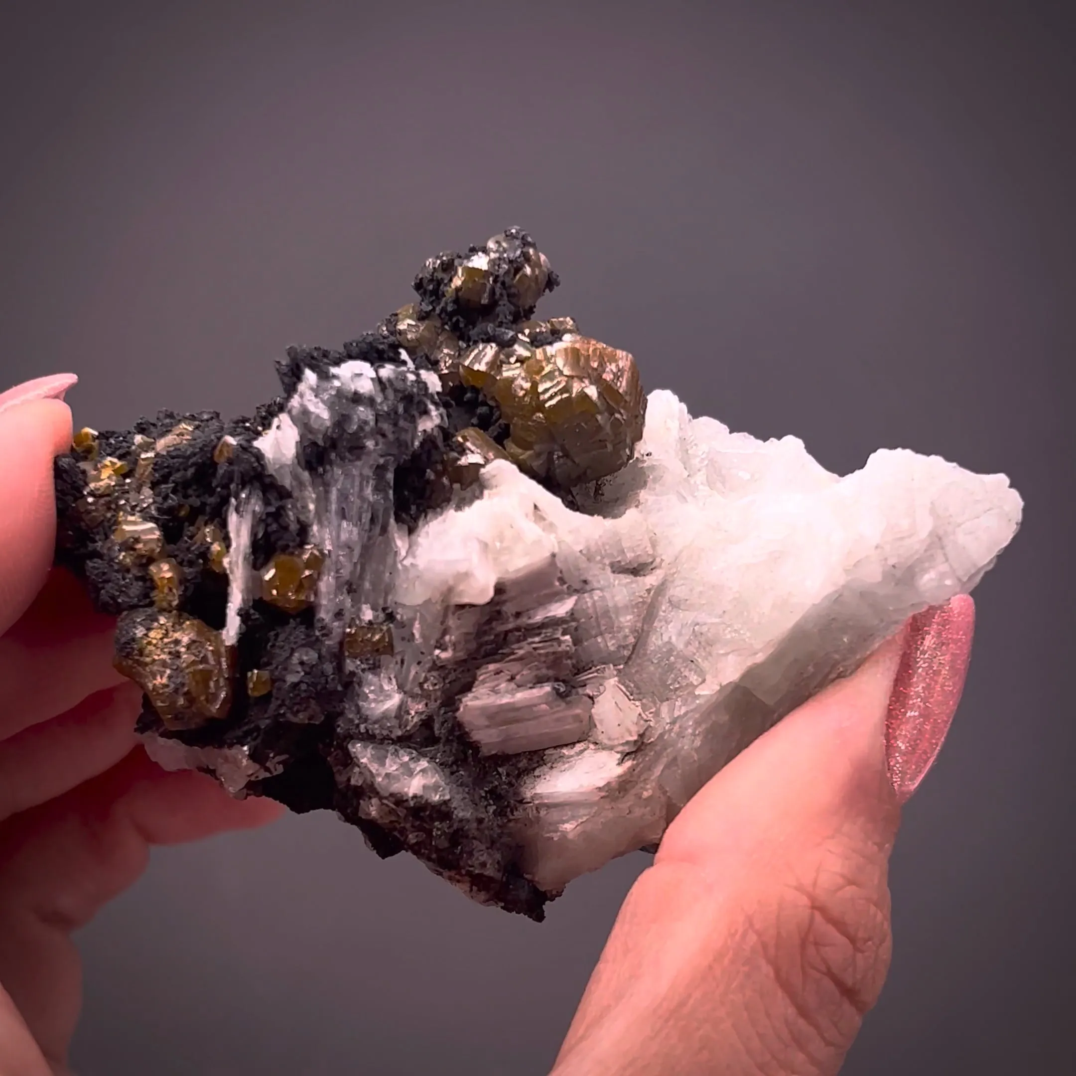 Mimetite (Campylite) with Baryte - image 2